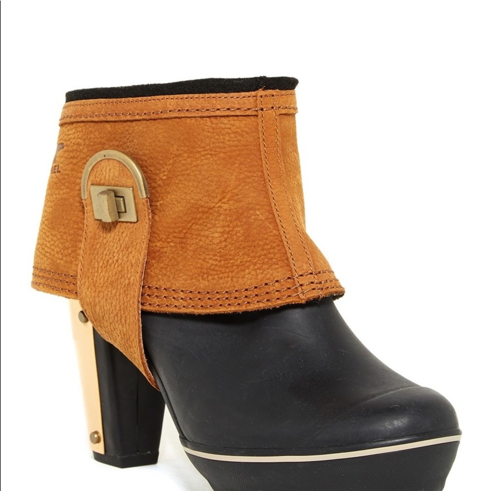 Sorel Medina II Waterproof heeled rain boots. Sz 7